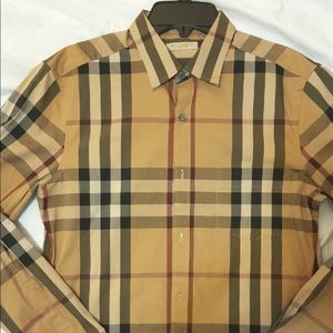 PRE-OWNED MENS BURBERRY SHIRT. IN GREAT CONDITION.